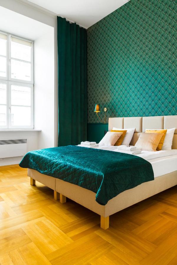 Glamorous Apartment In Heart Of Old Town Краків Екстер'єр фото