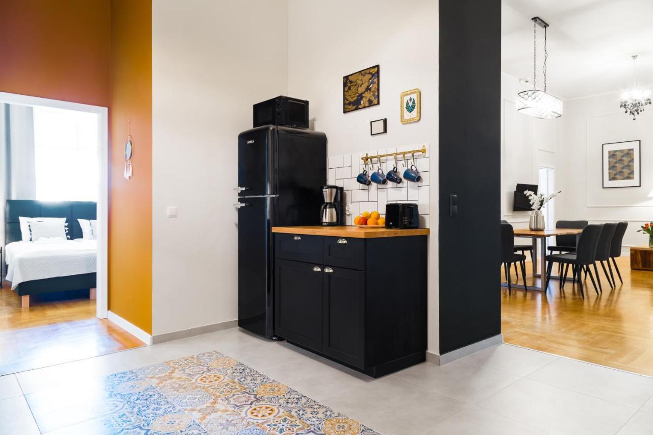 Glamorous Apartment In Heart Of Old Town Краків Екстер'єр фото