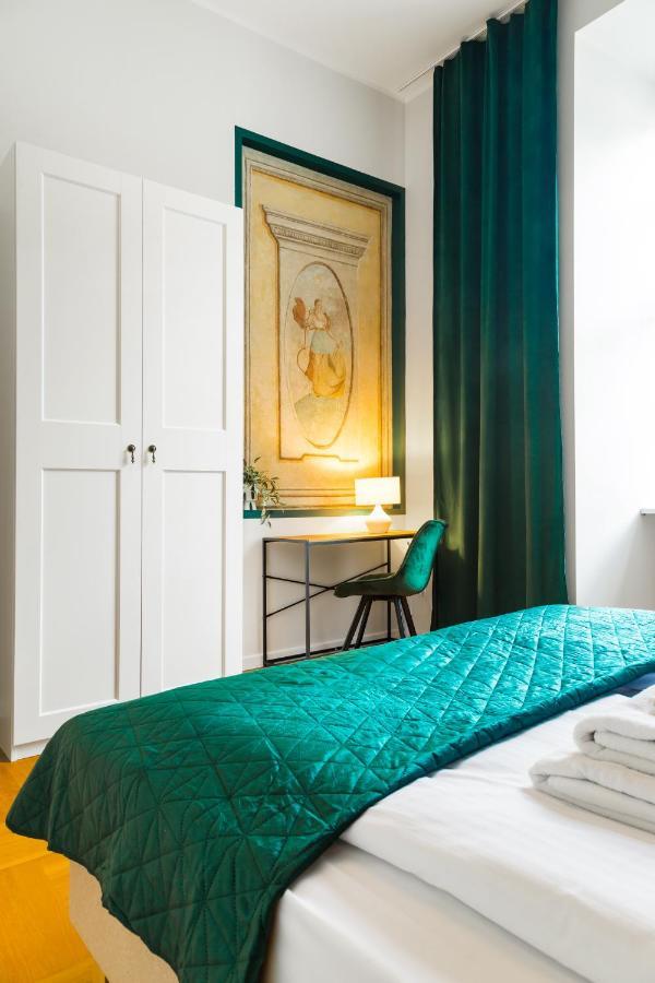 Glamorous Apartment In Heart Of Old Town Краків Екстер'єр фото