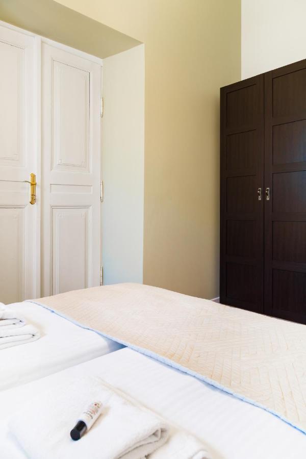 Glamorous Apartment In Heart Of Old Town Краків Екстер'єр фото