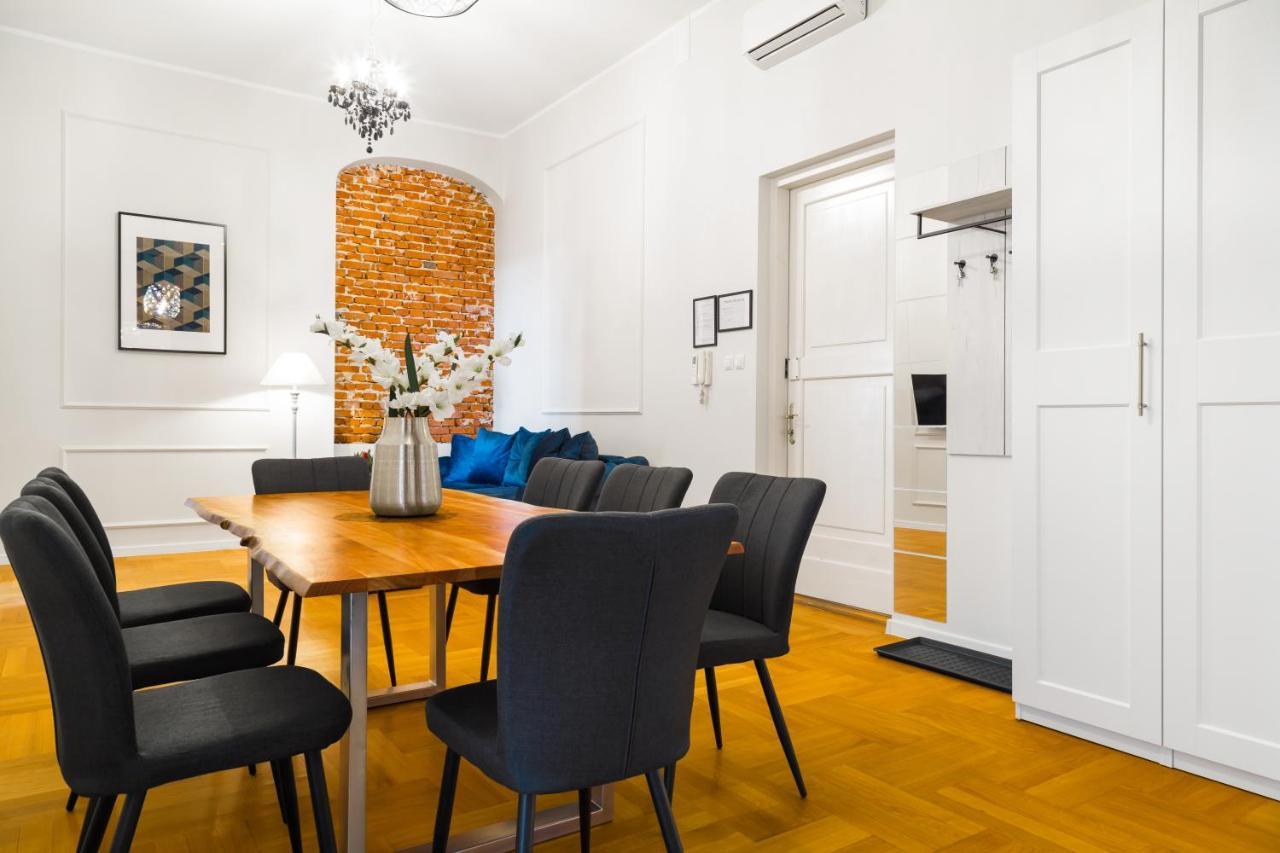 Glamorous Apartment In Heart Of Old Town Краків Екстер'єр фото