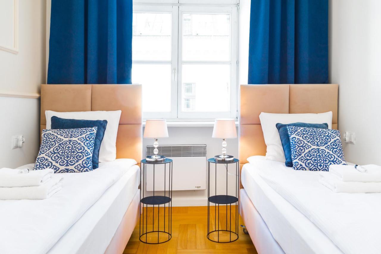 Glamorous Apartment In Heart Of Old Town Краків Екстер'єр фото